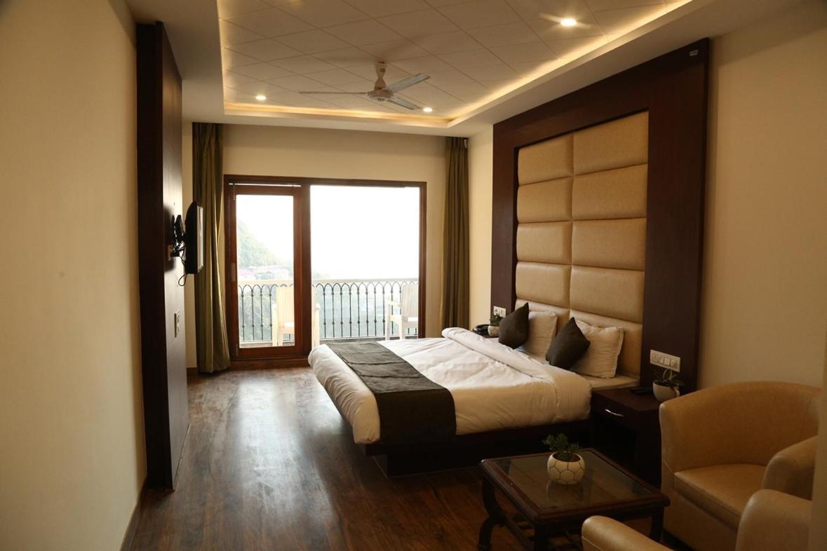 Shining Hills Hotel Mussoorie Exterior photo