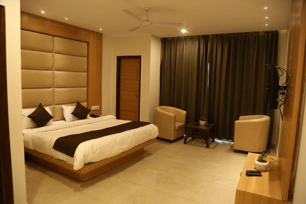 Shining Hills Hotel Mussoorie Exterior photo
